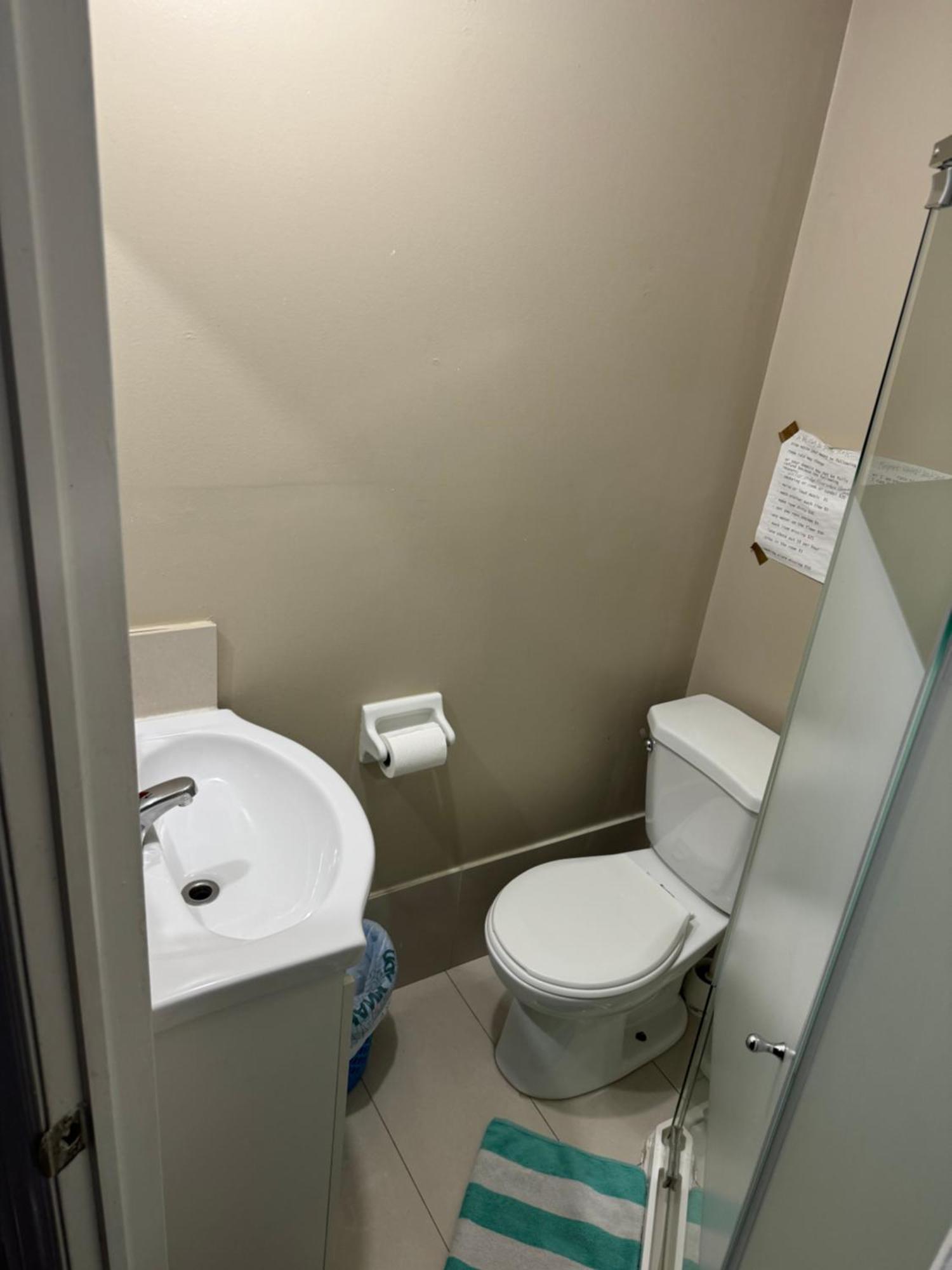 586 Hotel Торонто Екстер'єр фото